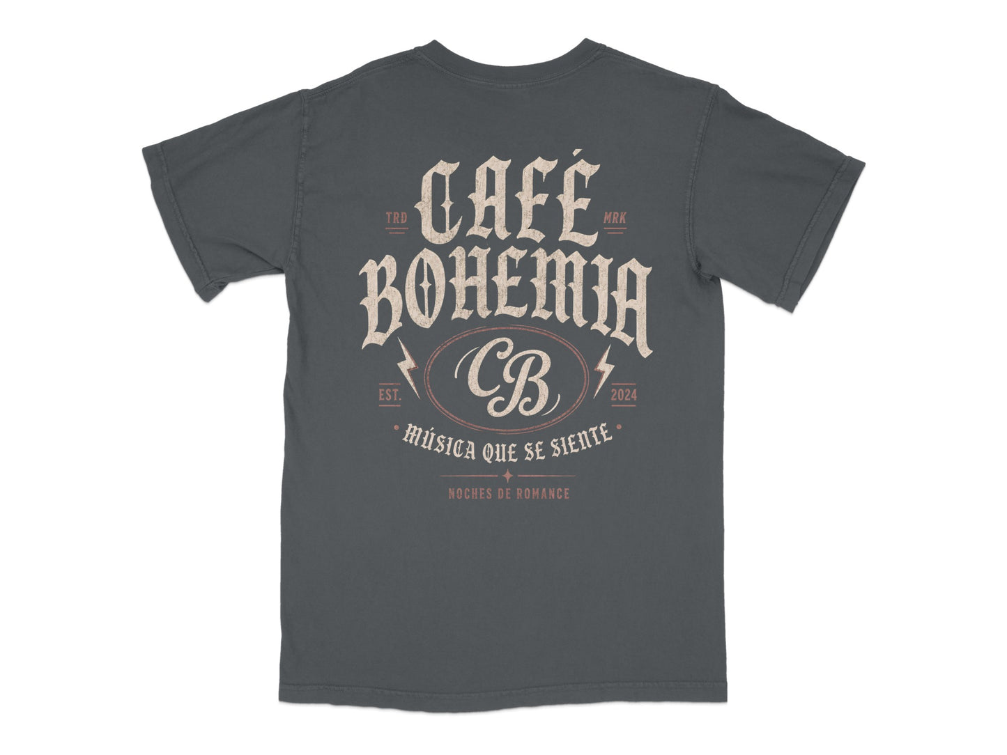 T-shirt with "Café Bohemia CB" text, "Música que se siente" and "Noches de Romance".